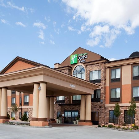 Holiday Inn Express Richfield By Ihg Bagian luar foto
