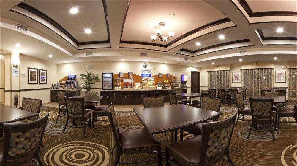 Holiday Inn Express Richfield By Ihg Bagian luar foto