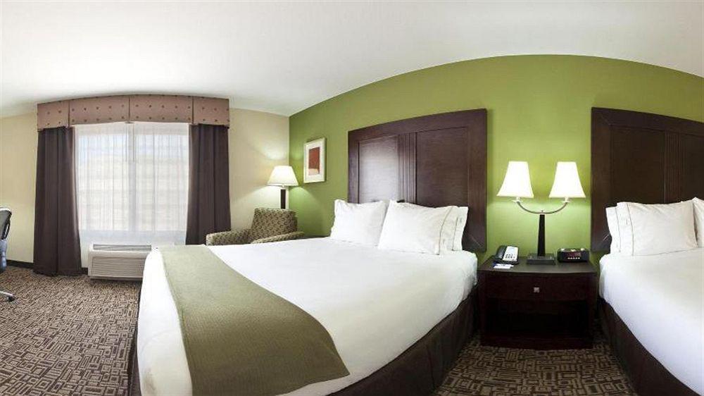 Holiday Inn Express Richfield By Ihg Bagian luar foto