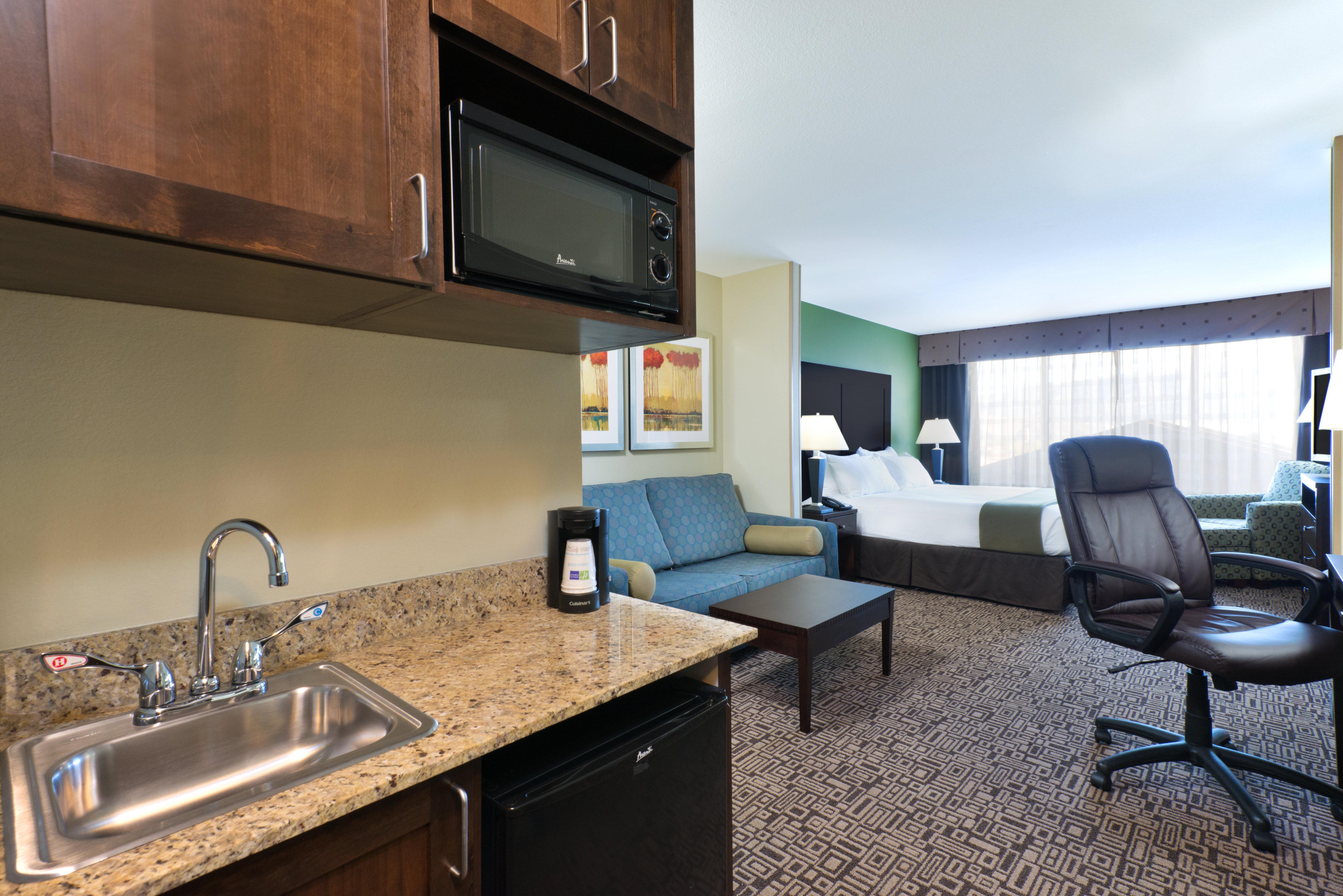 Holiday Inn Express Richfield By Ihg Bagian luar foto