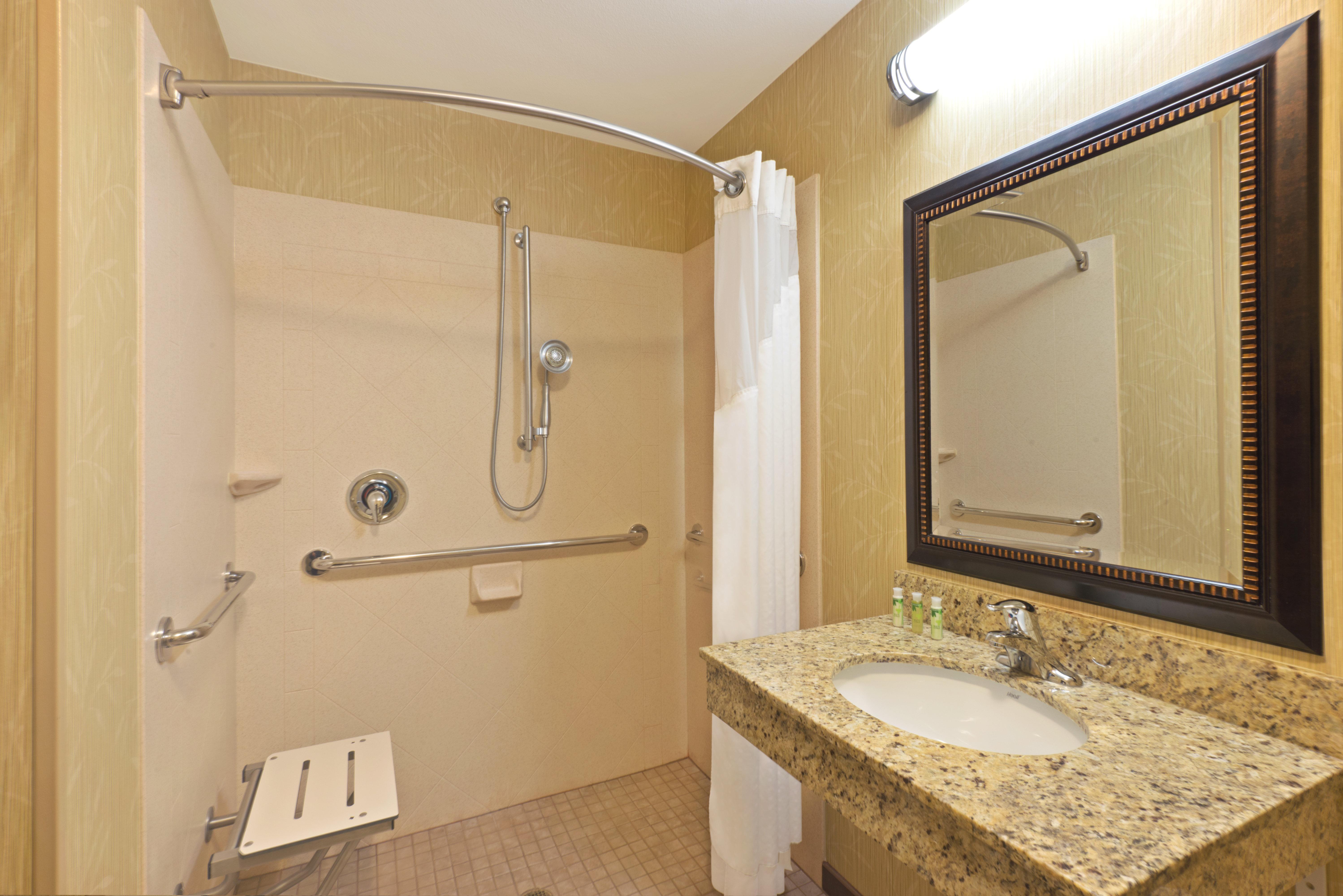 Holiday Inn Express Richfield By Ihg Bagian luar foto