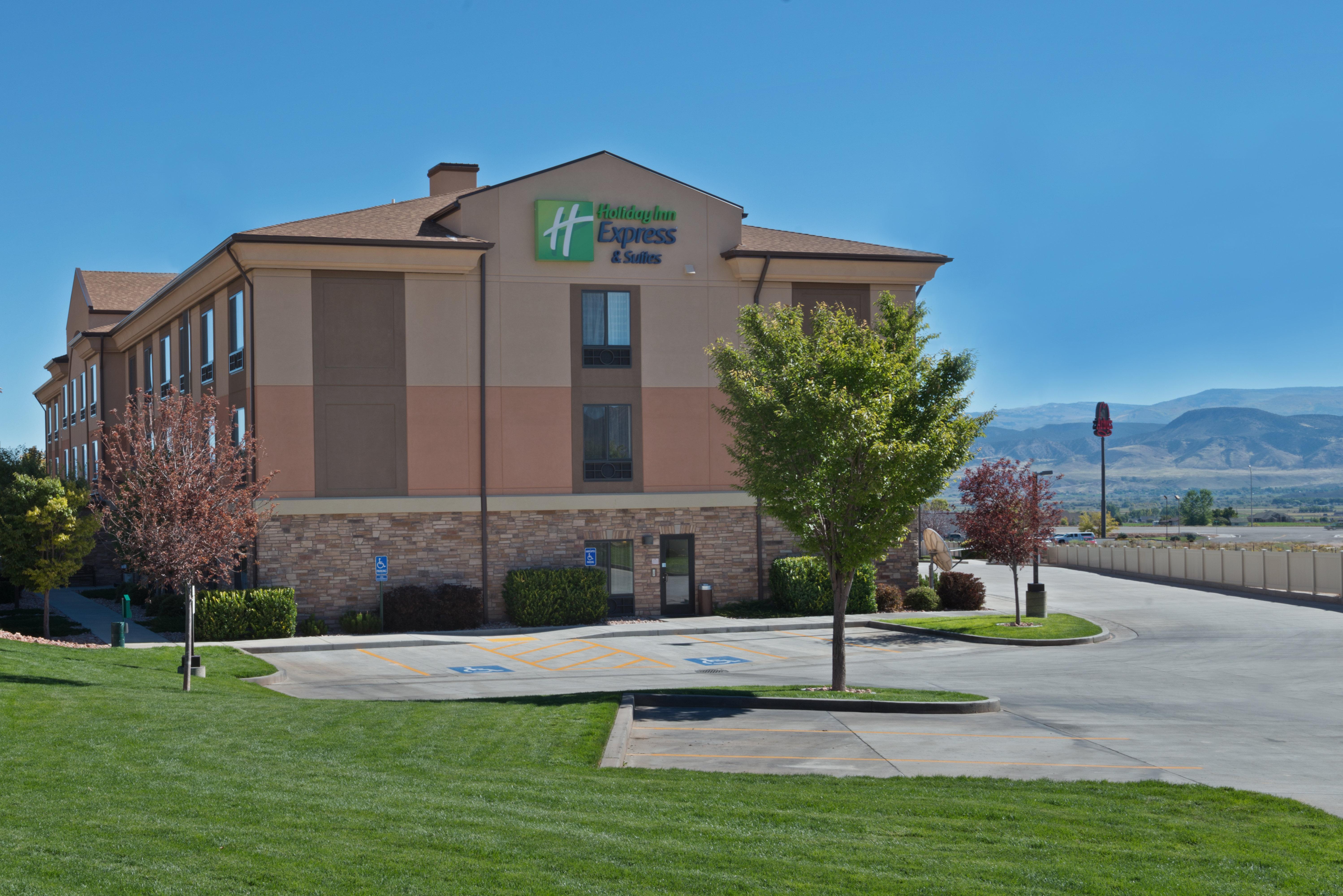 Holiday Inn Express Richfield By Ihg Bagian luar foto