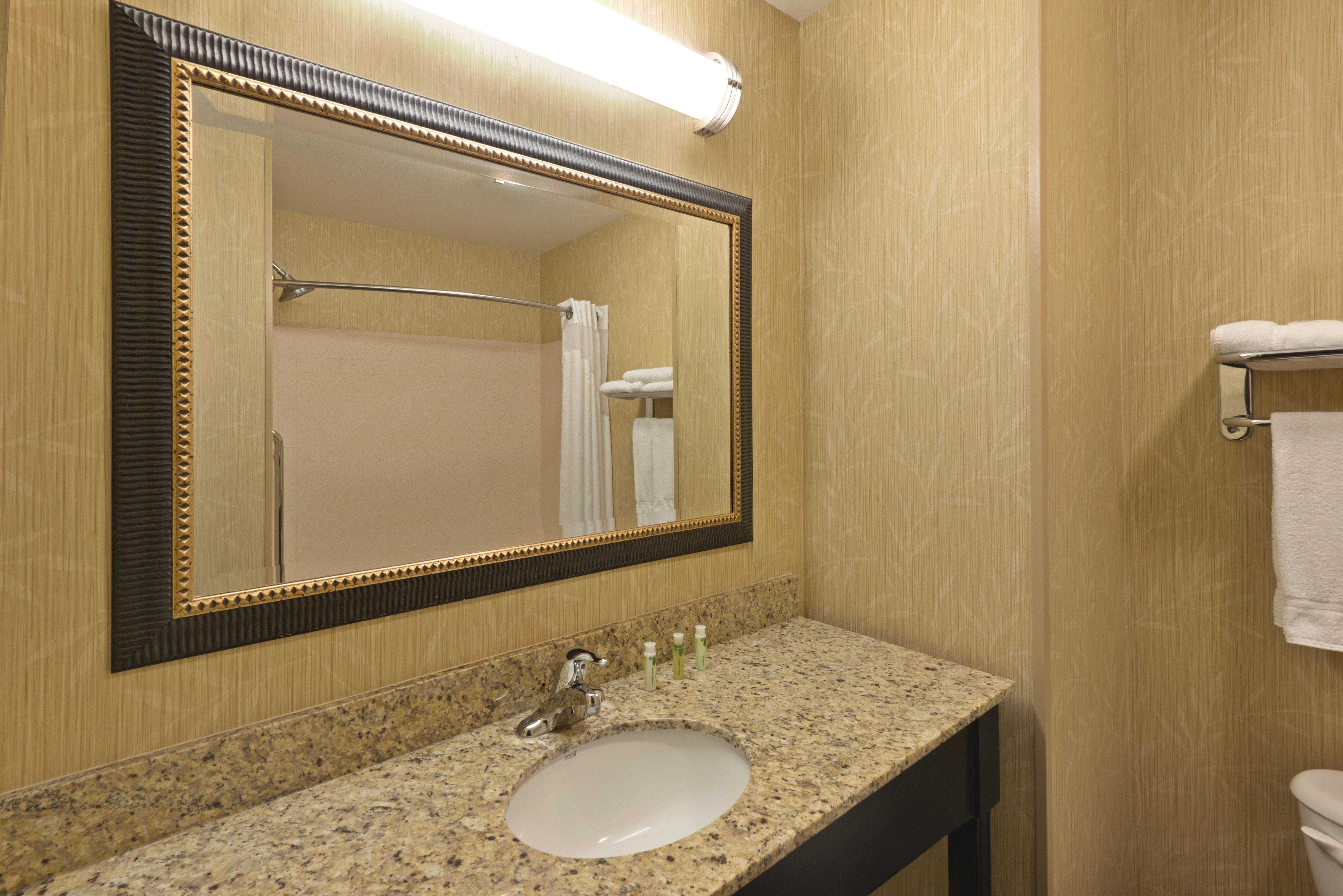 Holiday Inn Express Richfield By Ihg Bagian luar foto