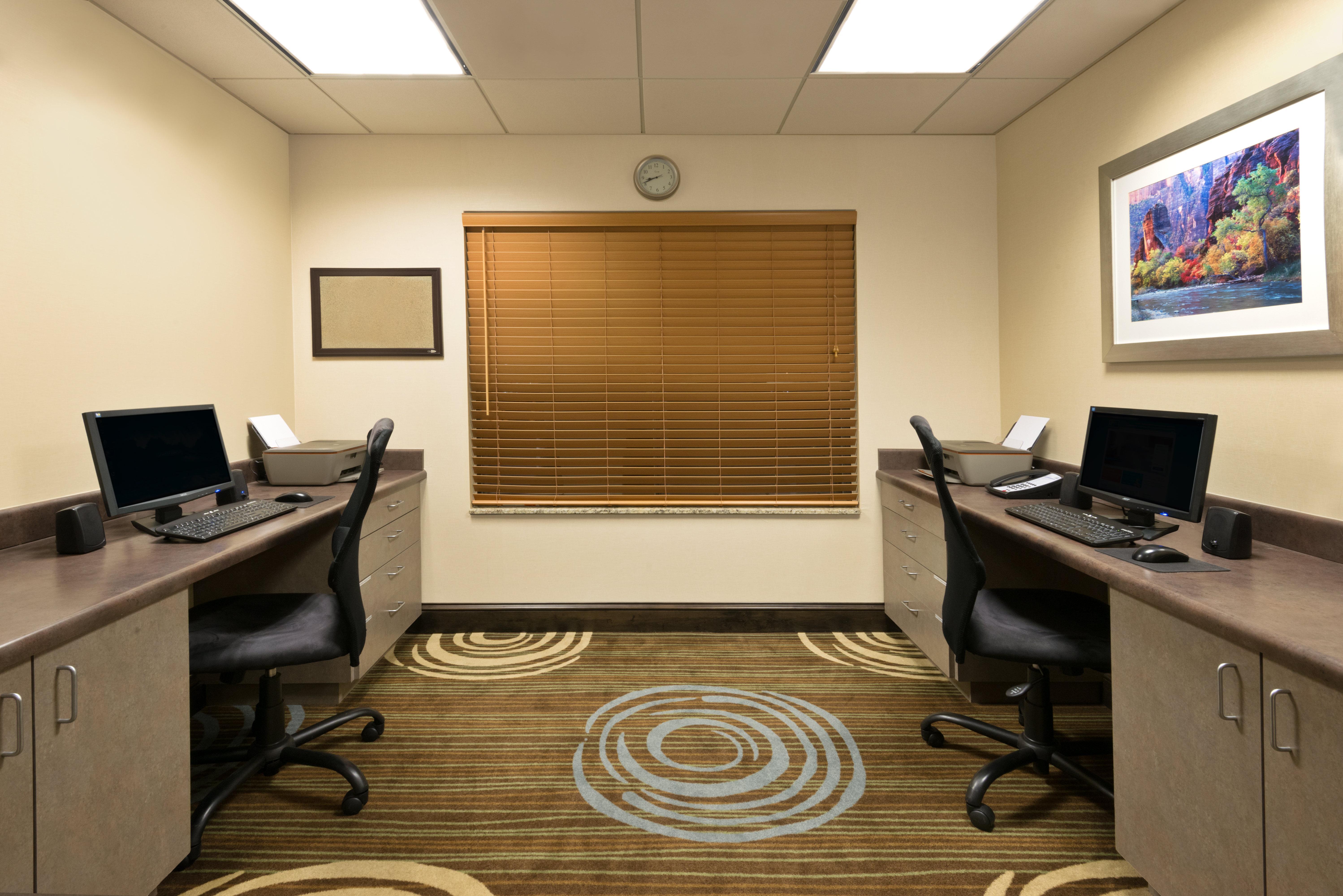 Holiday Inn Express Richfield By Ihg Bagian luar foto