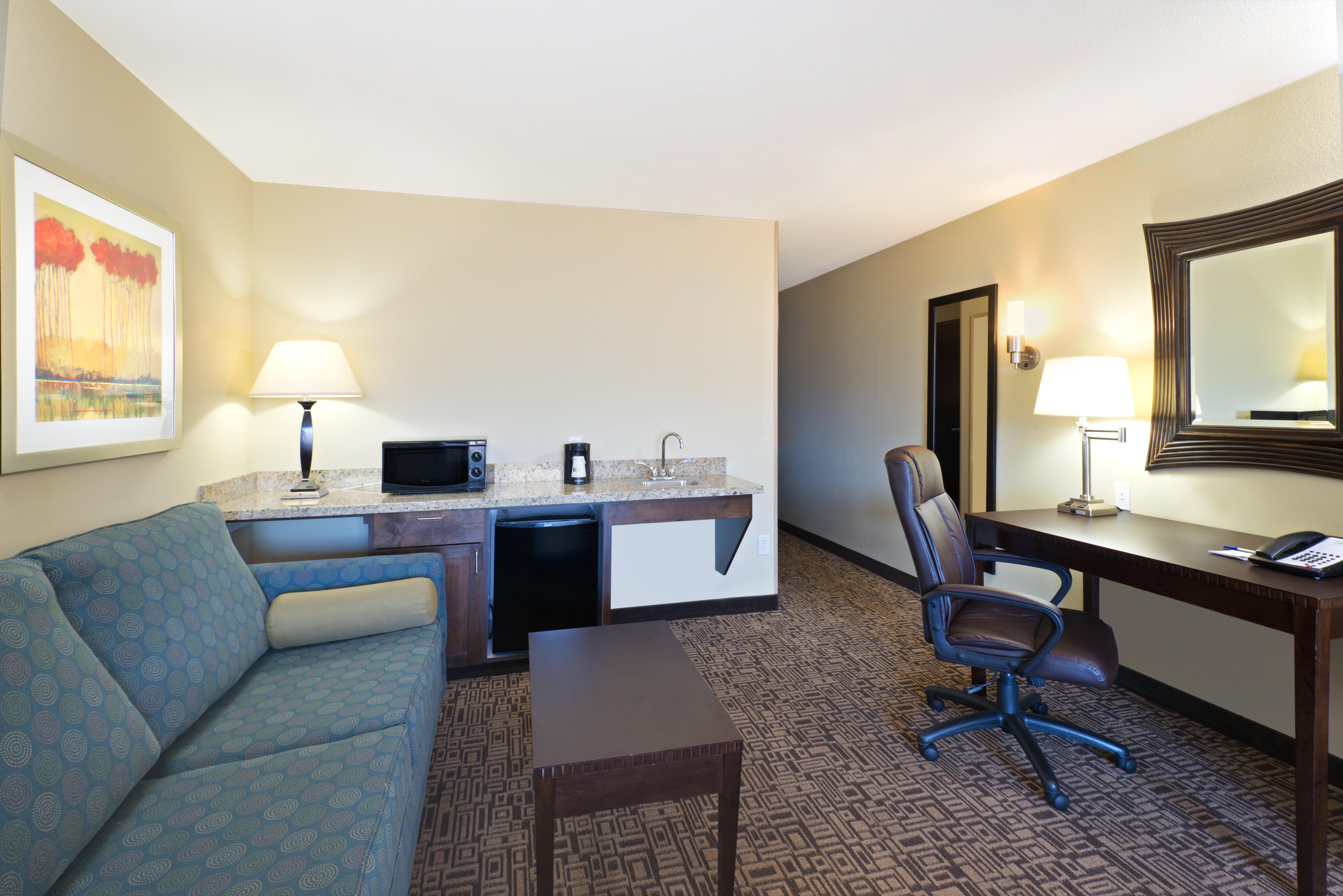 Holiday Inn Express Richfield By Ihg Bagian luar foto