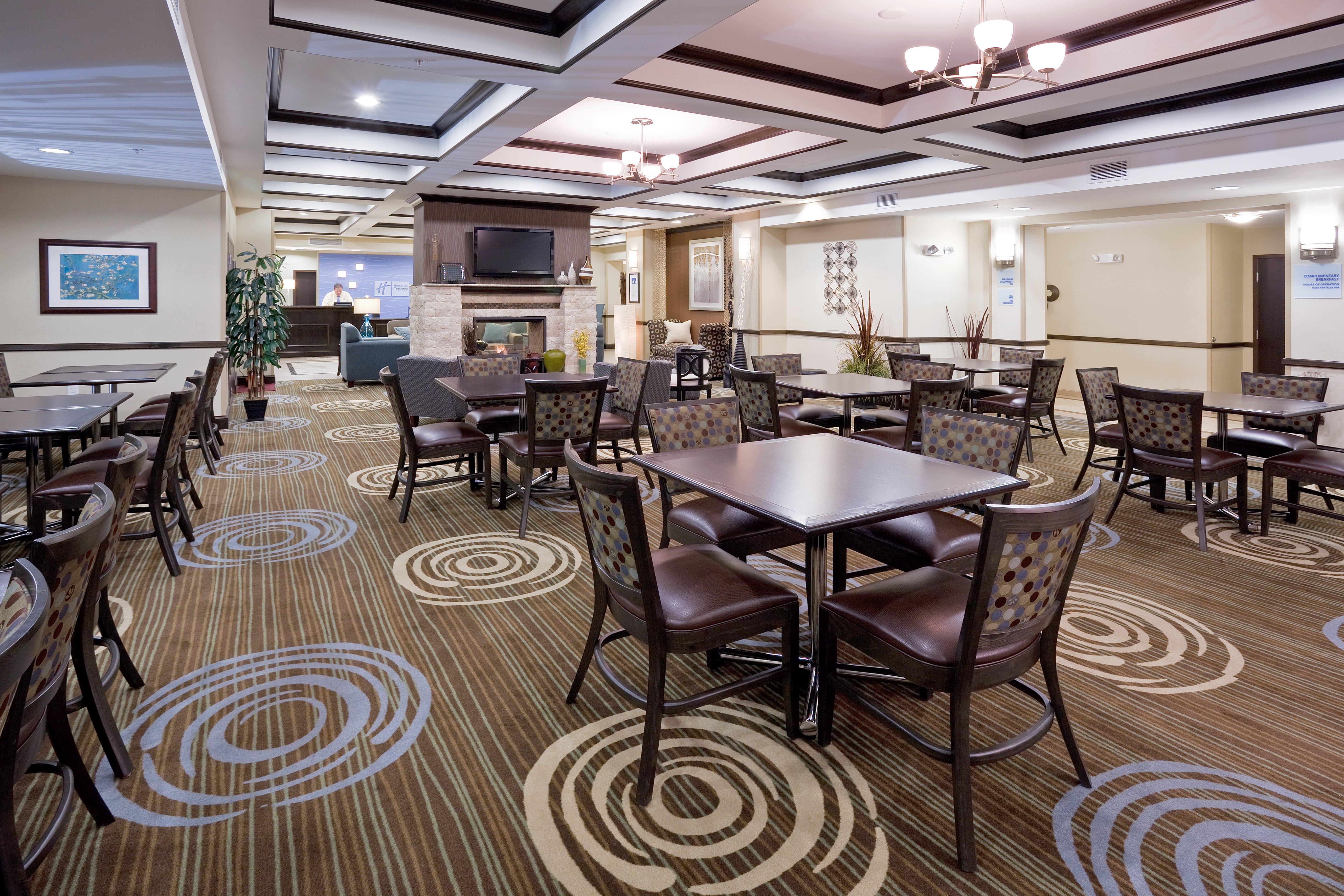 Holiday Inn Express Richfield By Ihg Bagian luar foto