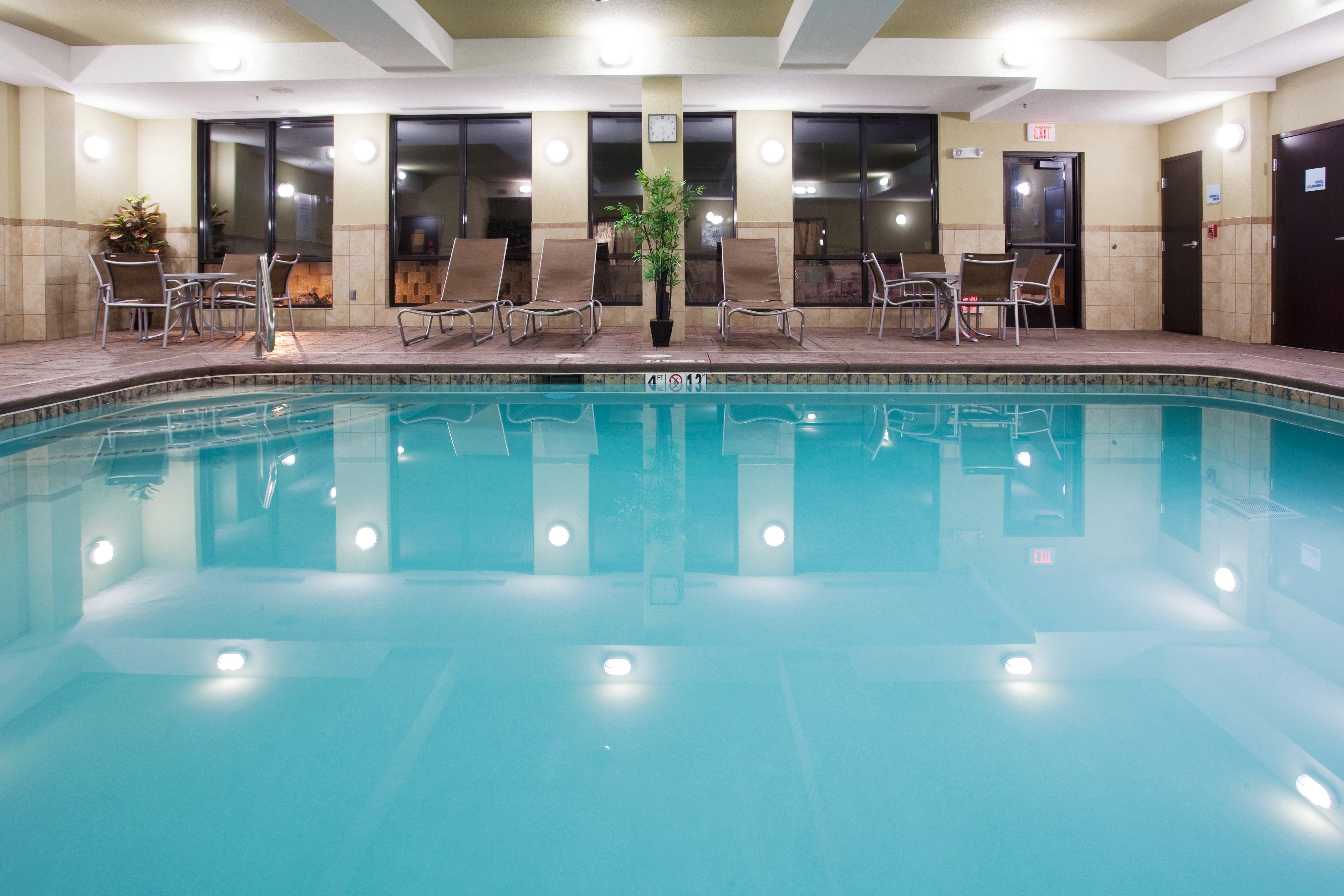 Holiday Inn Express Richfield By Ihg Bagian luar foto
