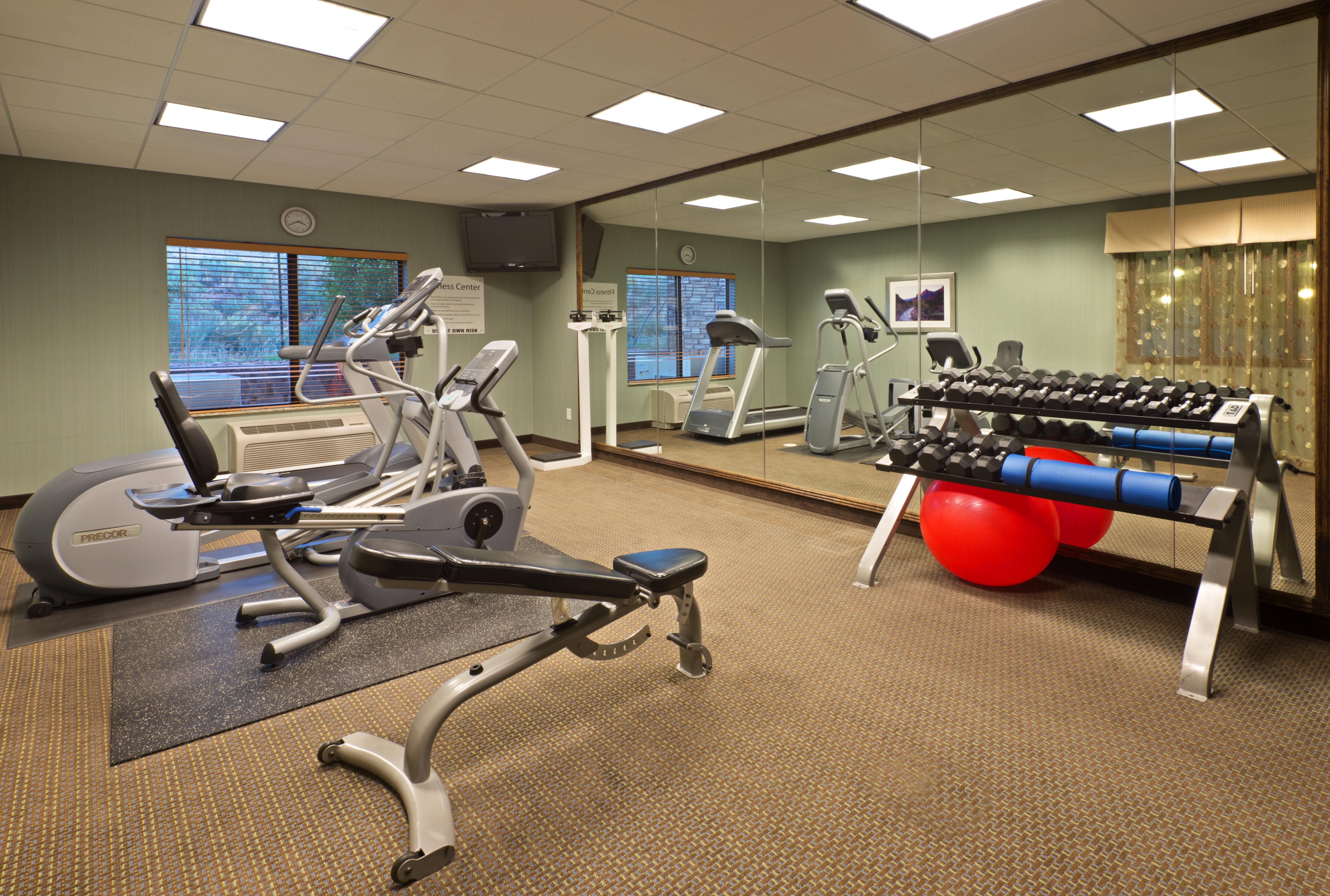 Holiday Inn Express Richfield By Ihg Bagian luar foto
