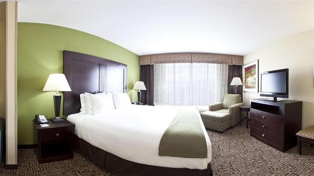 Holiday Inn Express Richfield By Ihg Bagian luar foto