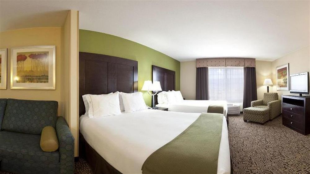 Holiday Inn Express Richfield By Ihg Bagian luar foto